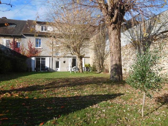 Vente Maison 7 pièces 247 m2 Saint Yrieix la Perche