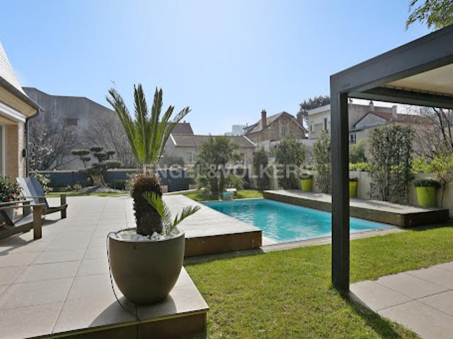 Vente Maison 7 pièces 249 m2 Courbevoie