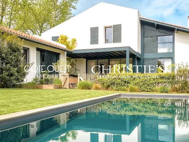 Vente Maison 7 pièces 240 m2 Arbonne