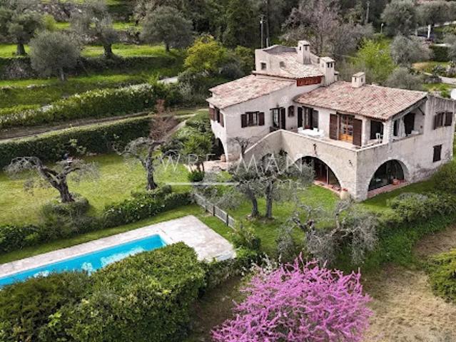 Vente Maison 7 pièces 240 m2 Le Broc