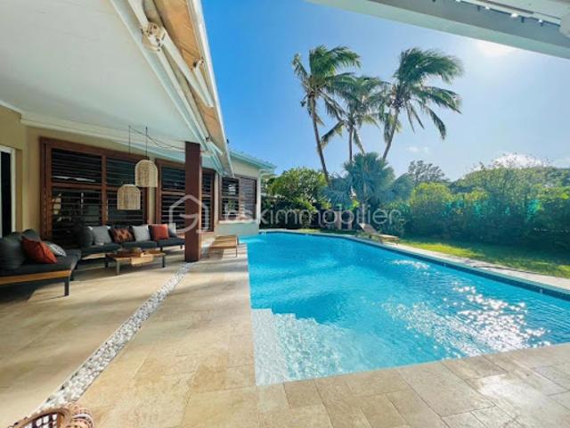 Vente Maison 9 pièces 240 m2 Saint Pierre