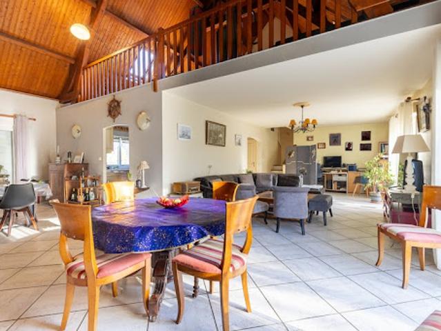 Vente Maison 7 pièces 250 m2 Moret Loing et Orvanne