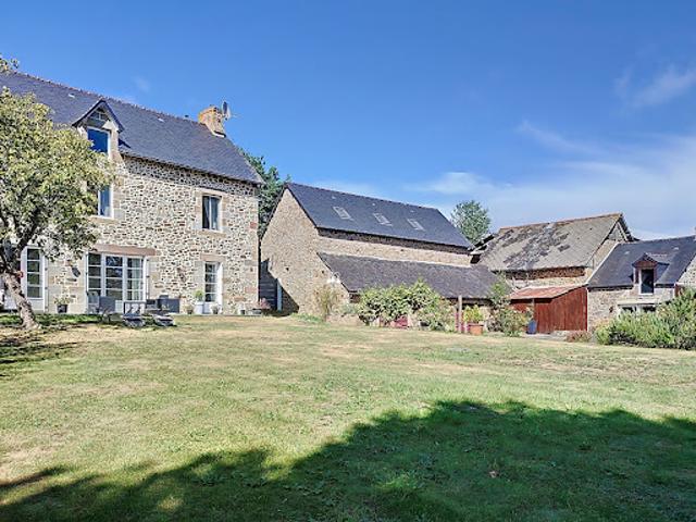 Vente Maison 7 pièces 250 m2 Noyal sous Bazouges