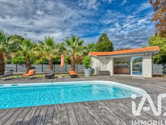Vente Maison 7 pièces 250 m2 Saint Médard en Jalles