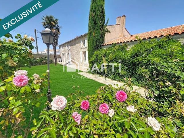Vente Maison 7 pièces 250 m2 Saint Jean de Liversay