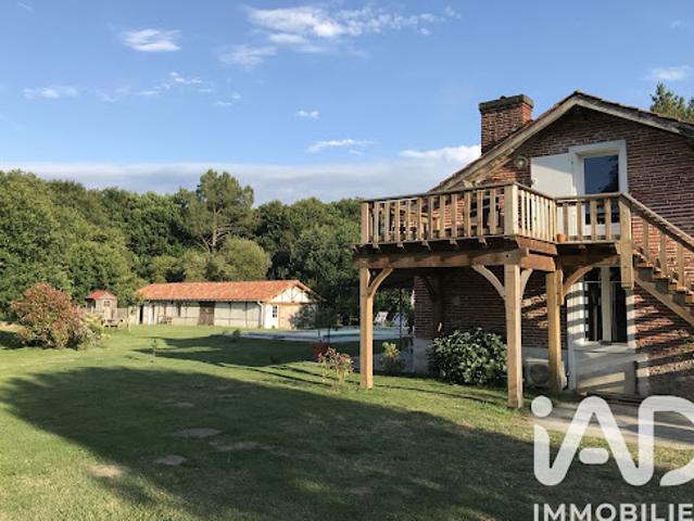Vente Maison 7 pièces 250 m2 Sainte Eulalie en Born