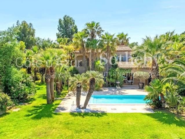 Vente Maison 7 pièces 251 m2 Grimaud