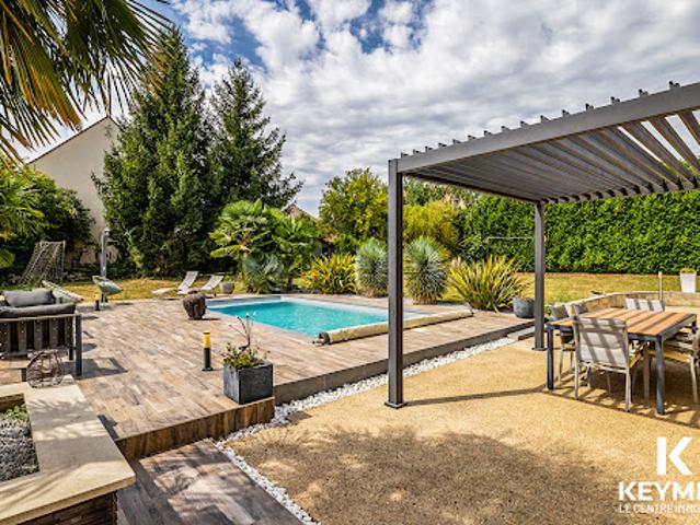 Vente Maison 7 pièces 252 m2 Le Mesnil en Thelle