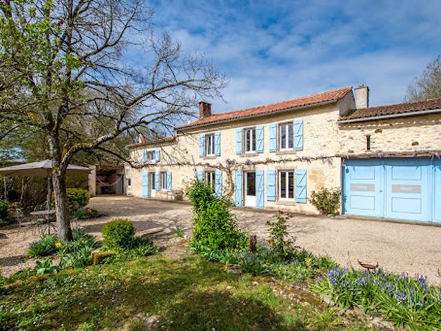 Vente Maison 7 pièces 265 m2 Vouvant