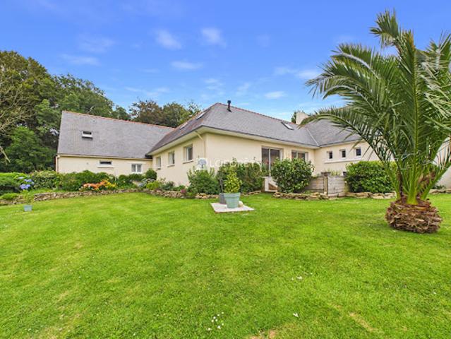 Vente Maison 7 pièces 269 m2 Peumérit