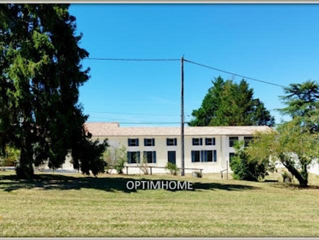 Vente Maison 7 pièces 260 m2 Barbezieux Saint Hilaire
