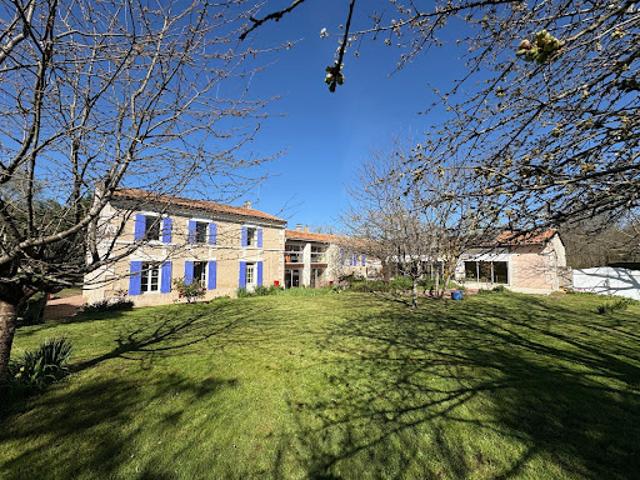 Vente Maison 7 pièces 276 m2 Pessines
