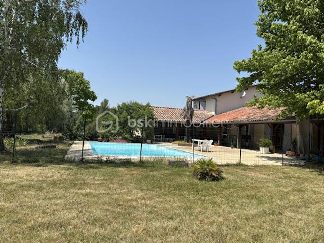 Vente Maison 7 pièces 270 m2 Giroussens
