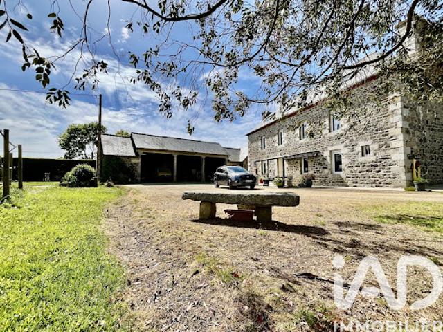 Vente Maison 7 pièces 270 m2 Saint Clet