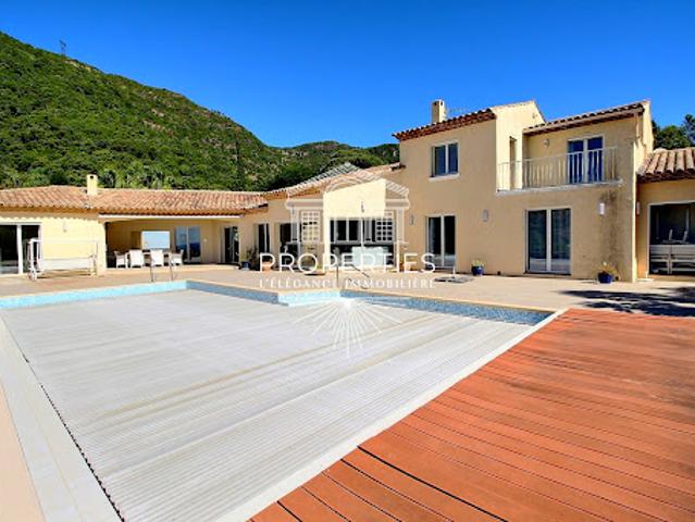 Vente Maison 7 pièces 272 m2 Cavalaire sur Mer