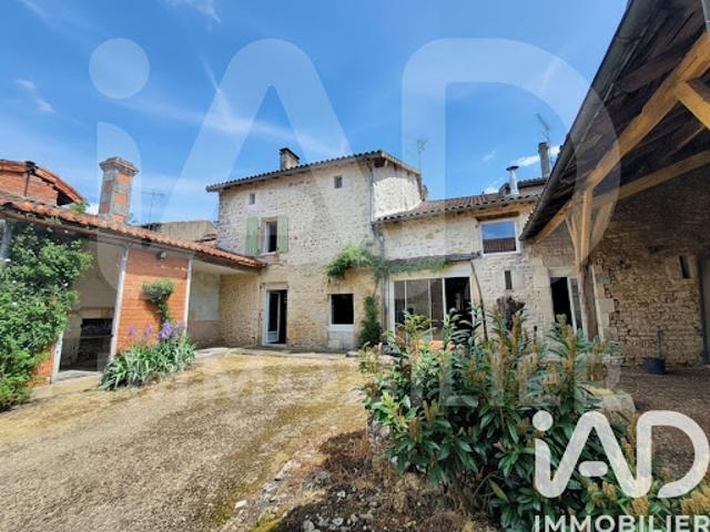 Vente Maison 7 pièces 286 m2 Chasseneuil sur Bonnieure