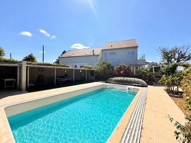 Vente Maison 7 pièces 282 m2 Montmorillon