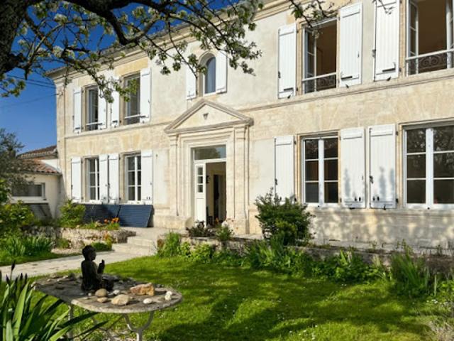 Vente Maison 7 pièces 298 m2 Sainte severe