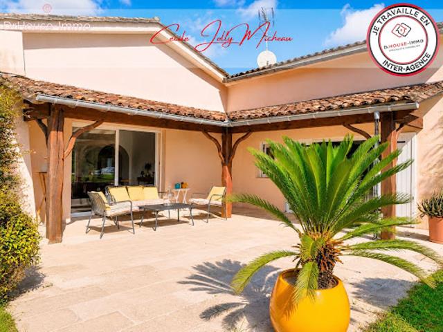 Vente Maison 7 pièces 290 m2 Blaye