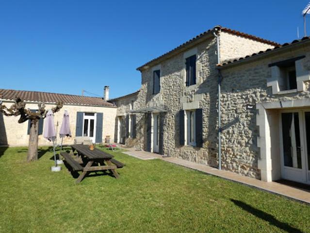 Vente Maison 7 pièces 300 m2 Cartelègue