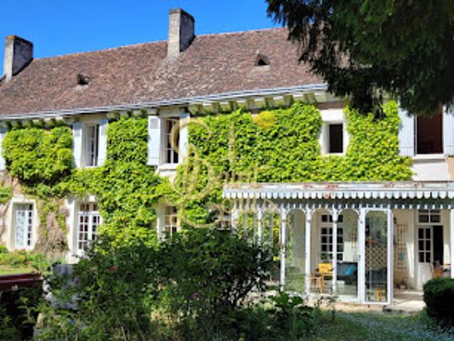 Vente Maison 7 pièces 300 m2 Champigny sur Veude
