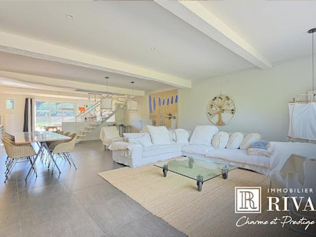 Vente Maison 7 pièces 300 m2 Latresne