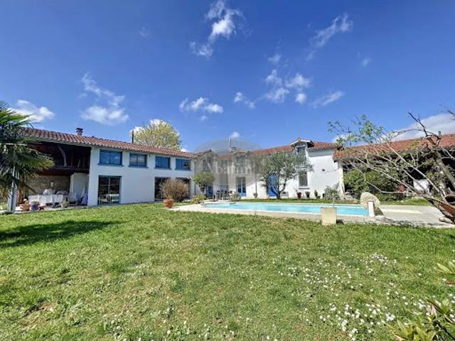 Vente Maison 7 pièces 280 m2 Saint Gaudens