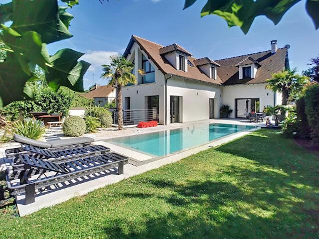 Vente Maison 7 pièces 318 m2 Montfort l'Amaury