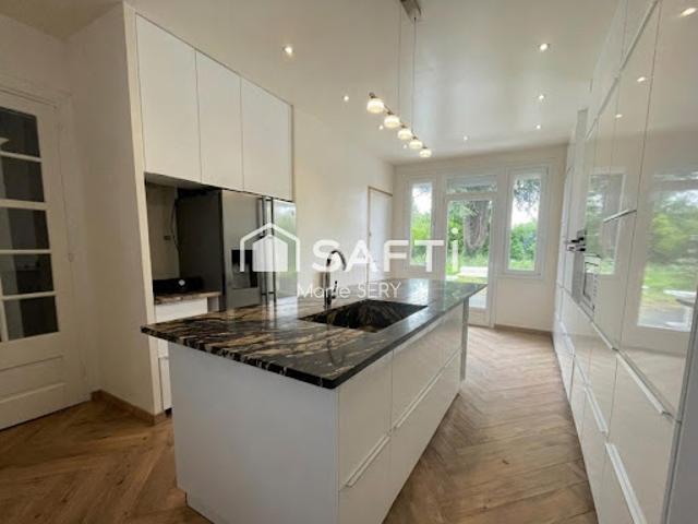 Vente Maison 7 pièces 327 m2 Etrépagny