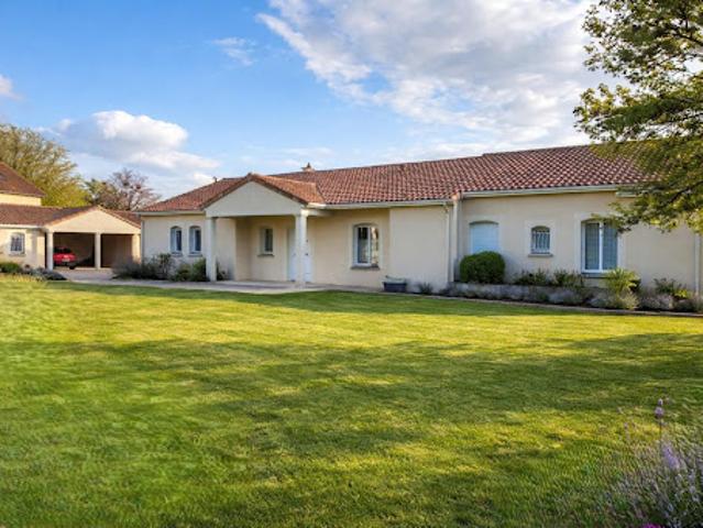 Vente Maison 7 pièces 322 m2 Pleumartin