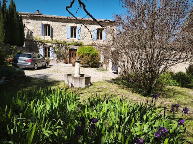 Vente Maison 7 pièces 330 m2 Mouriès