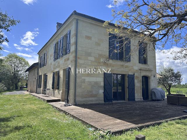 Vente Maison 7 pièces 330 m2 Izon
