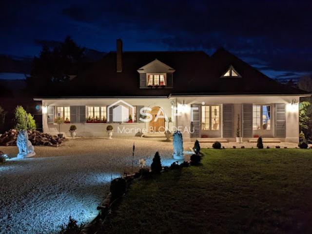 Vente Maison 7 pièces 357 m2 Châteaumeillant