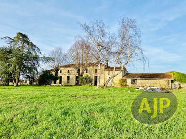 Vente Maison 7 pièces 350 m2 Bégadan