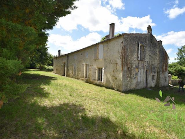 Vente Maison 7 pièces 360 m2 Saint Martial de Vitaterne