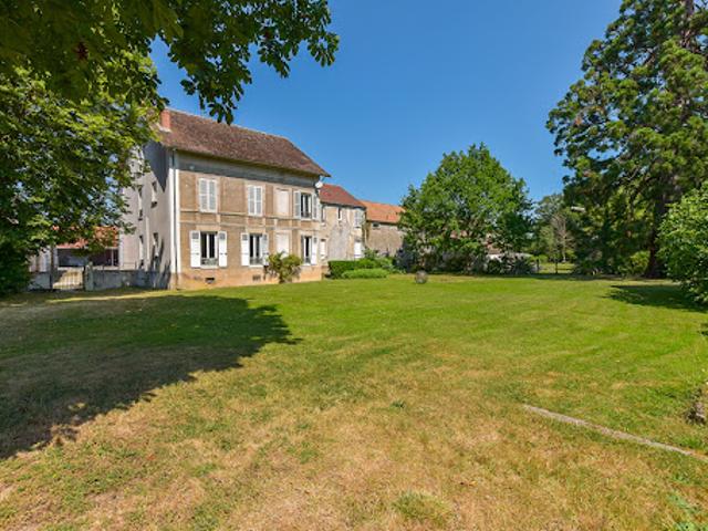 Vente Maison 7 pièces 361.9 m2 Quincy sous Sénart