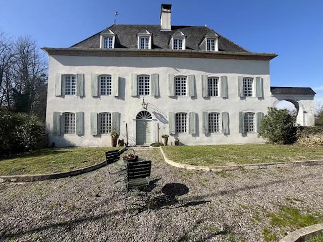 Vente Maison 7 pièces 400 m2 Sauveterre de Béarn
