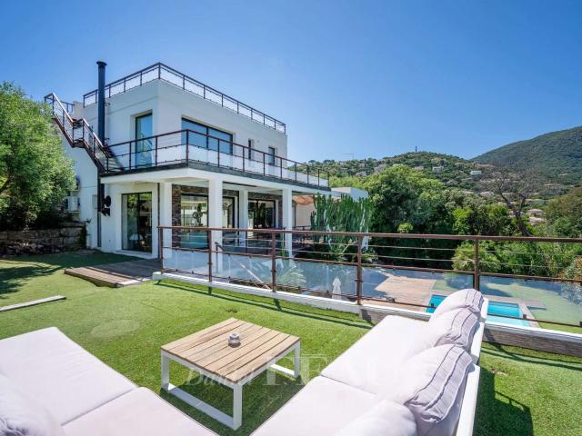 Vente maison 7 pièces Cavalaire sur Mer 83