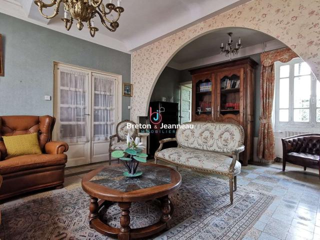 Vente maison 7 pièces Champgenéteux 53