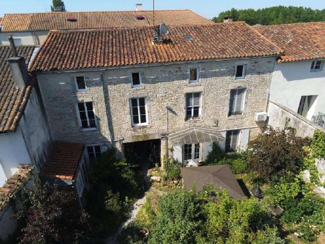 Vente maison 7 pièces Aigre 16