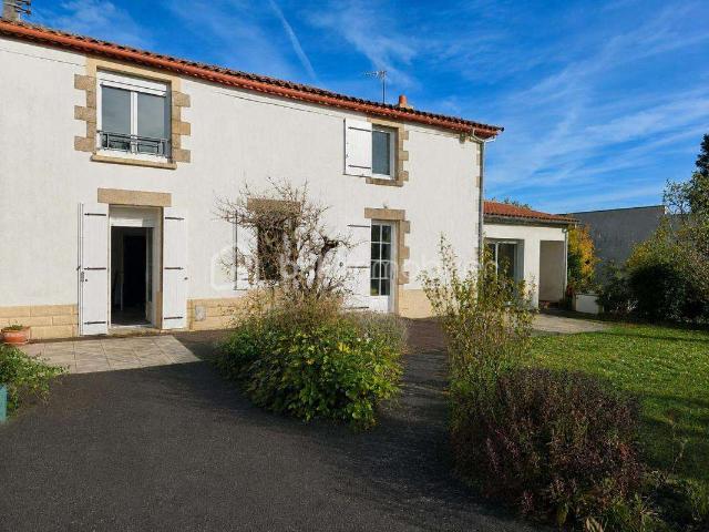 Vente maison 7 pièces Bazoges en Paillers 85