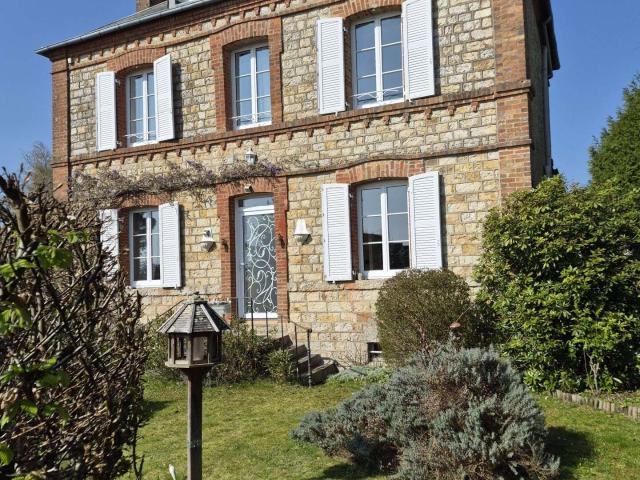 Vente maison 7 pièces Bagnoles de l'Orne 61