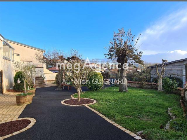 Vente maison 7 pièces Bressuire 79