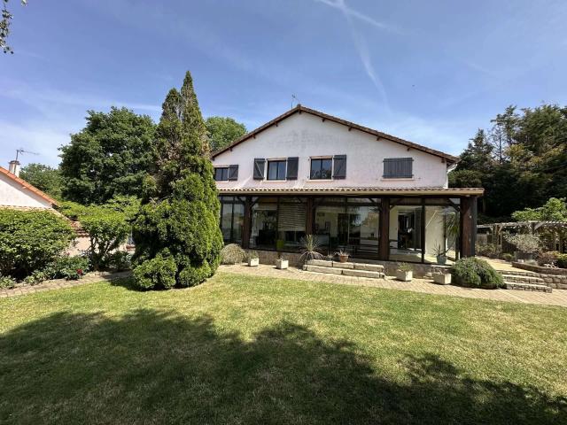Vente maison 7 pièces Bressuire 79