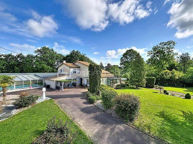 Vente maison 7 pièces Bressuire 79