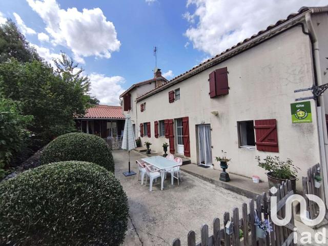 Vente maison 7 pièces Gourgé 79