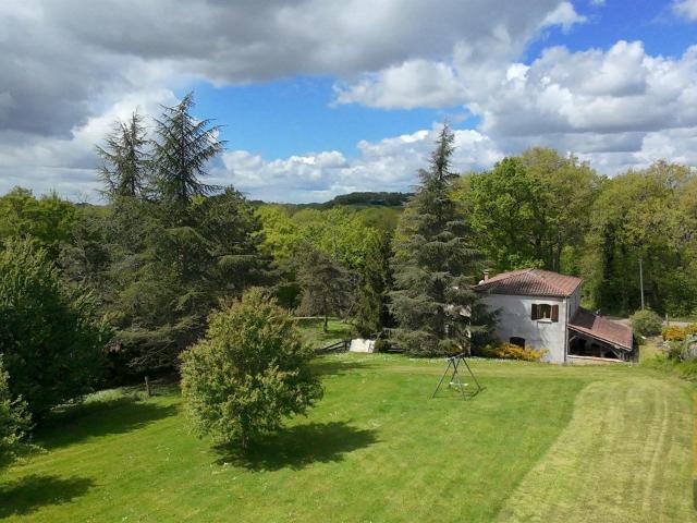 Vente maison 7 pièces, grand terrain arboré 47510 Foulayro. 206m² Foulayronnes