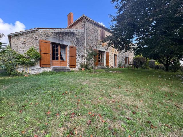 Vente maison 7 pièces Essarts en Bocage 85