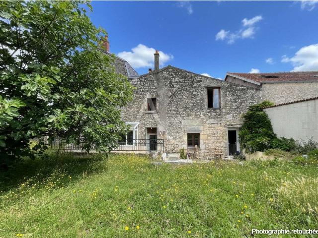 Vente maison 7 pièces Fontenay le Comte 85