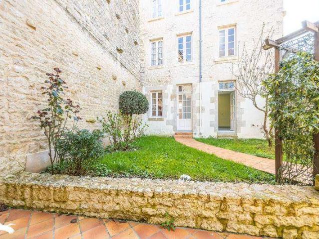 Vente maison 7 pièces Fontenay le Comte 85